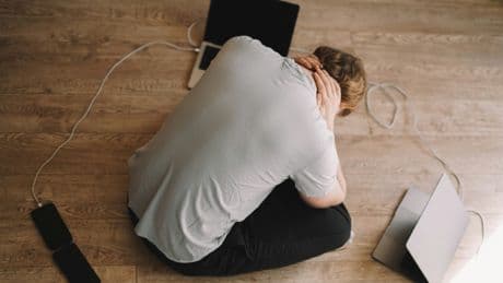 ChatGPT lui assure qu'il n'est pas fou, il agresse sa sœur et finit à l'hôpital psychiatrique