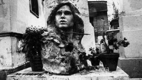 Comment, 37 ans plus tard, le buste de Jim Morrison a été retrouvé