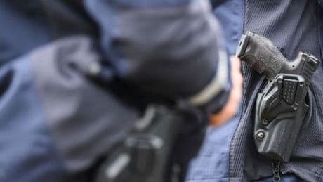 Hamburg: Dienstwaffe von Zivilfahnder gestohlen - Festnahme