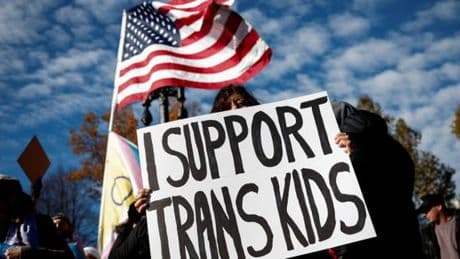 Aux Etats-Unis, la Cour suprême valide une interdiction des traitements pour mineurs transgenres au Tennessee