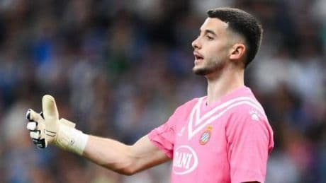 Joan Garcia decidirá su futuro a finales de semana y el Barça no está descartado