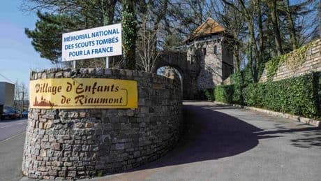Procès de Riaumont : un premier jugement attendu ce mardi contre un ancien prieur de la communauté catholique traditionaliste au cœur d’affaires de violences