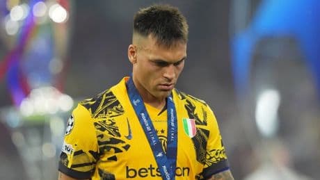 Le leggende della Serie A presentano il Mondiale per Club. Vieri promuove Lautaro