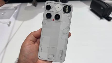 Sorpresa Nothing: el Phone (3) cambia las luces traseras por una pantalla micro LED para avisos y juegos