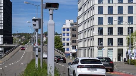 Millionär in der Schweiz geblitzt - 95.000 Euro Strafe für 27 km/h zu schnell