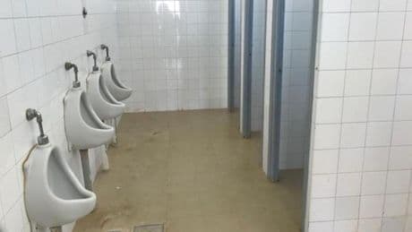 Expulsado un niño de 10 años por sospechas de abuso sexual a otra alumna de cinco en el baño de un colegio