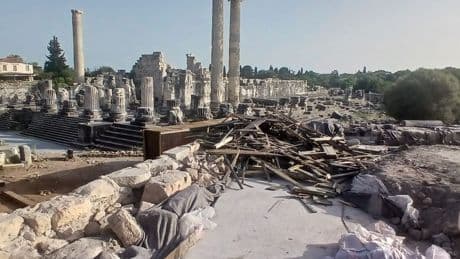 Didim’de Apollon Tapınağı’na beton döktüler