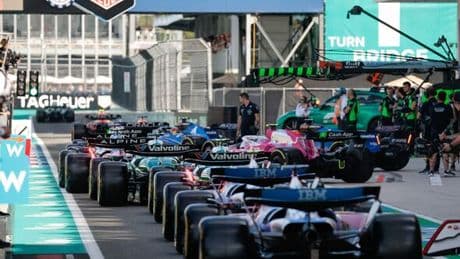 F1 star fires furious accusation at his own team in Miami GP sprint qualifying