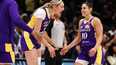 La WNBA busca una solución a la epidemia de juguetes eróticos: tres partidos detenidos tras ser arrojados a la pista