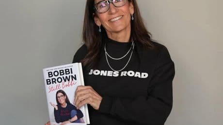 Bobbi Brown avisa del error de maquillaje más común en mujeres mayores de 50: &quot;No me gustan las tendencias&quot;