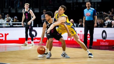 Dabei sind die Fans gefürchtet - Basketball-Klub erlebt Heim-Horror