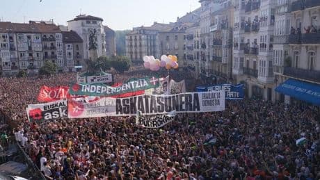 A Sare no le gusta que critiquen sus pancartas en favor de los presos de ETA