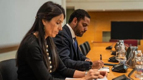 Montse Lluís, negociadora de los acuerdos PP-Vox en 2023, nueva 'número dos' de Garriga en la dirección del partido