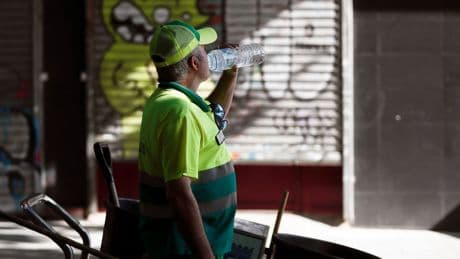 Las olas de calor no afectan solo a los mayores: ya se han cobrado más de 1.950 vidas en dos meses