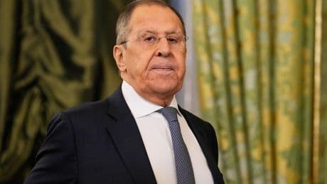 Guerra in Ucraina, Mosca: niente colloqui in Vaticano. E Lavrov attacca Zelensky