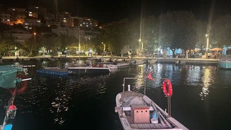 Marmara Denizi'nde bir tekne parçalanmış halde bulundu