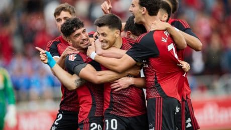 El Mirandés toma ventaja ante el Oviedo en la lucha por el ascenso