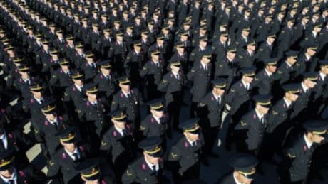 TSK'da FETÖ operasyonu! Tamamı muvazzaf 63 asker için gözaltı kararı