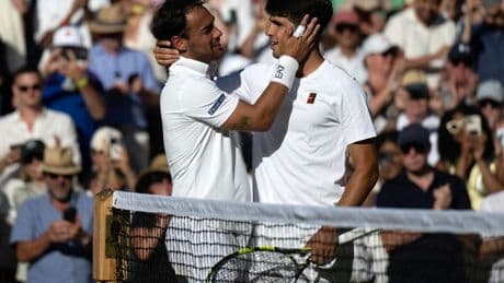 Alcaraz Survives Fognini’s Federer Impression In 5-Set Wimbledon Epic