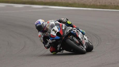 Toprak Razgatlıoğlu yine kazandı, Bulega'yı solladı! İngiltere'de 3'te 3 geldi...