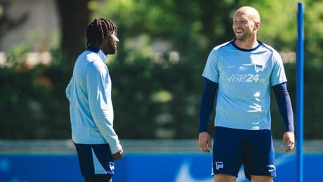 Herthas Fan-Lieblinge - Einer bleibt bis 2027, der andere verhandelt noch