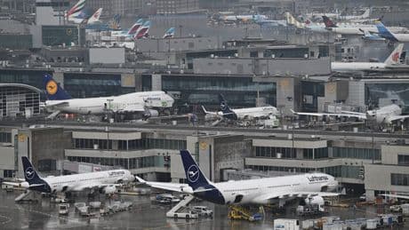 Flugverkehr unterbrochen - Drohnen-Alarm am Frankfurter Flughafen