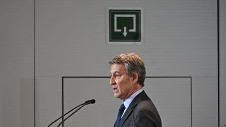 Feijóo inicia una ronda de contactos con los grupos para una posible moción de censura