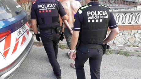 El incendio en un contador descubre un cultivo ilegal de marihuana en una casa