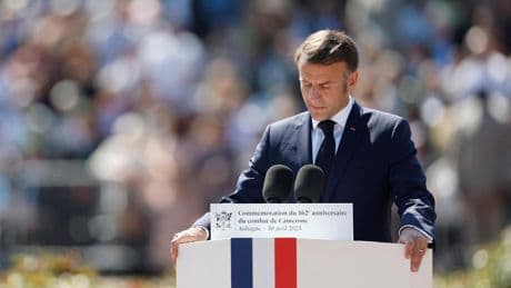 Référendum, dissolution… Comment Emmanuel Macron copie les ex-présidents pour sa propre image