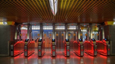 Milano, arriva il biglietto digitale unico per tutti i mezzi di trasporto: ecco come funzionerà