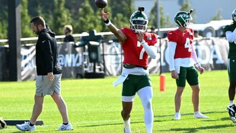 Jets’ training camp scrimmage devolves into sloppy mess