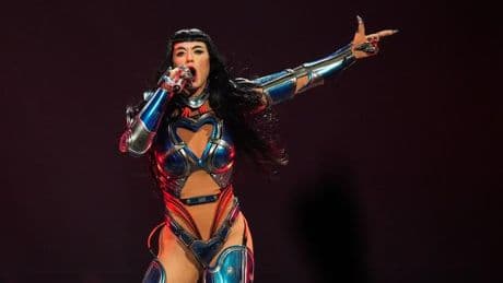 Leute: Katy Perry kümmert sich um zusammengebrochenen Fan
