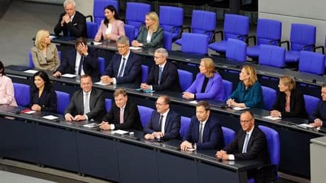 Auswärtiges Amt zieht Vorbehalt zurück – Regierung einigt sich bei Wehrdienst-Gesetz