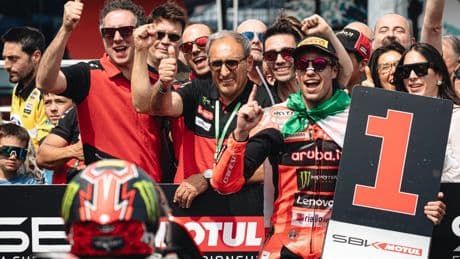 Bulega firma un fin de semana dorado en Cremona, con Bautista nuevamente en el podio