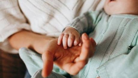 O aiutiamo le madri o non avremo futuro