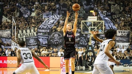 84-82: El Surne Bilbao toca el cielo en el infierno griego