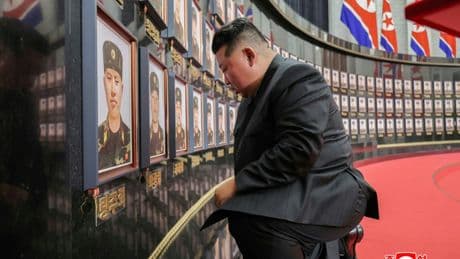 Corée du Nord: Kim Jong-un rend hommage à ses soldats morts en Ukraine en se battant pour la Russie