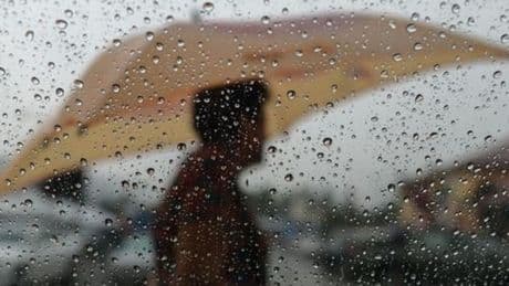 Averses, vent... À quoi s'attendre ce week-end avec le passage de la tempête Olivier?