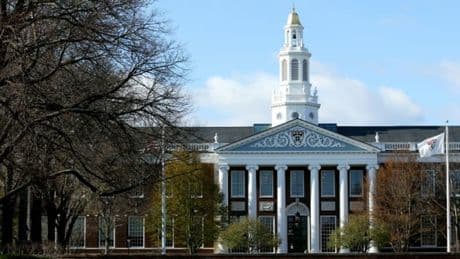 Harvard: la justice bloque la décision de Donald Trump d'interdire l'accueil d'étudiants étrangers