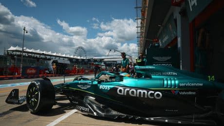 Sainz sube al sexto y Alonso a 0.032 de Hamilton; hay mejora