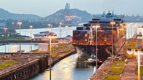 Trump fordert kostenlose Durchfahrt für US-Schiffe durch Panama- und Suez-Kanal