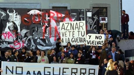 El multitudinario no a la guerra que acallaron los misiles