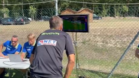 Arbitri, così annunceranno le decisioni VAR al pubblico allo stadio in TV