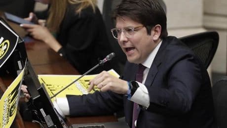 Quién es Miguel Uribe Turbay, el joven senador colombiano tiroteado: raíces en la política, azote de Petro y aspirante a presidir el país
