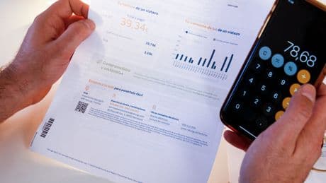La fuerte bajada en el precio mayorista de la luz reduce el impacto por el apagón
