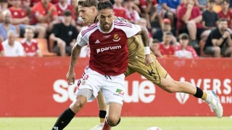El Nàstic pierde y deberá tirar de épica en la vuelta si quiere el ascenso