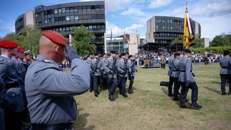 Neue Soldaten: Rekruten-Gelöbnis erstmals vor dem Landtag