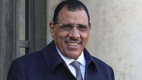 Niger : plaidoyer pour la libération de Mohamed Bazoum – par Mohamed Ould Bouamatou