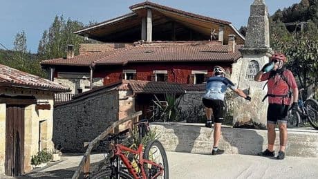 Pedaladas por las Merindades entre avistamientos ovnis y simas kársticas
