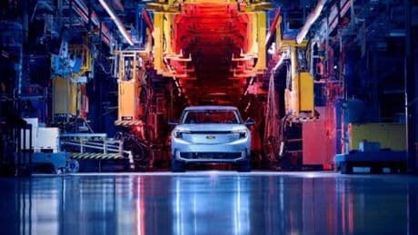 Il sindacato annuncia il primo sciopero dei dipendenti Ford in quasi cent’anni